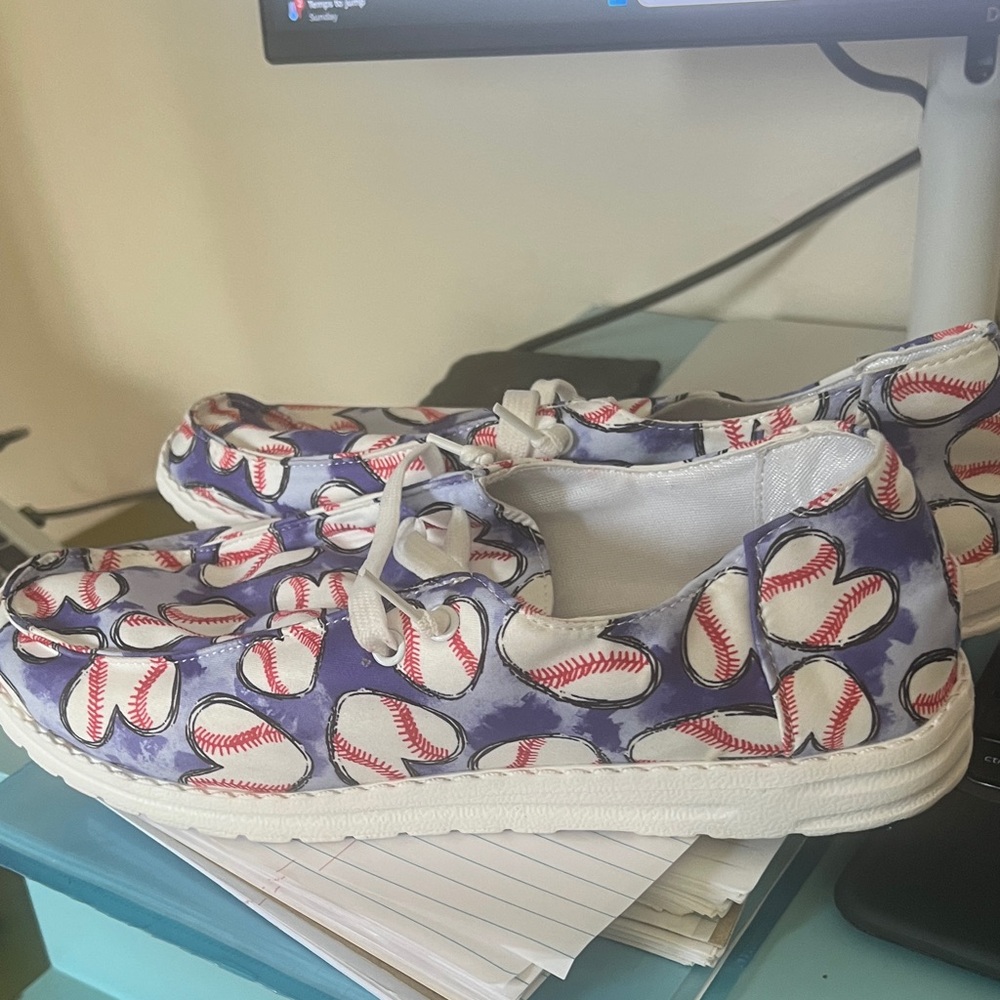 Women’s  Baseball Print Shoes.  Fits more like a size 10.